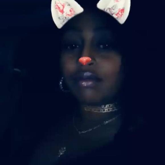 Meet your Posher, Laurissa - Picture 1 of 1